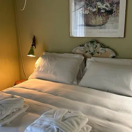 Semesterbostad Idyllium Relais- Countryside With Panoramic Pool And Breathtaking Sea Views La Spezia